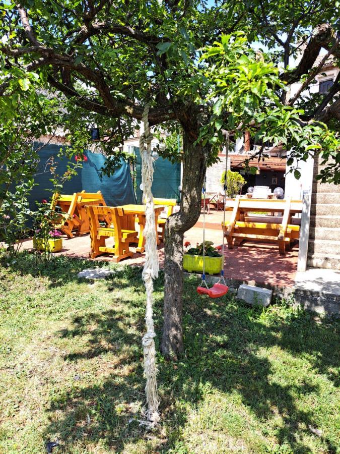 Sobe Anja Guest House Brtonigla Exterior photo